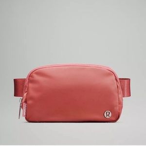 Lululemon Everywhere Belt Bag Rose